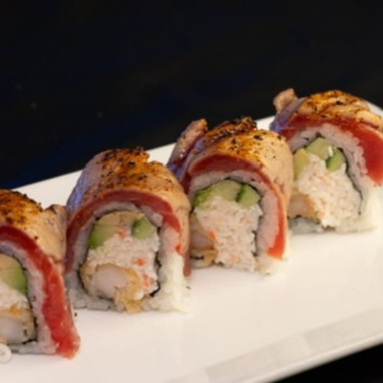 Tantalizing Tuna Roll: A Sushi Sensation