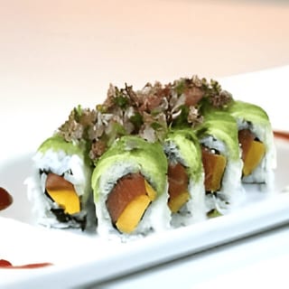 Mango Salmon Delight Roll